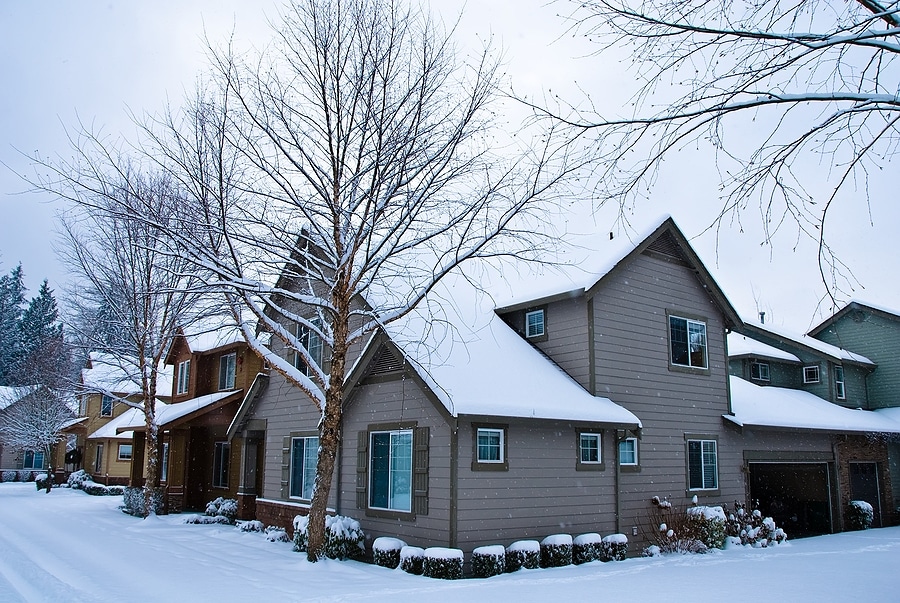 How the First Snowfall Triggers Winter Roof Leaks for Local Homes